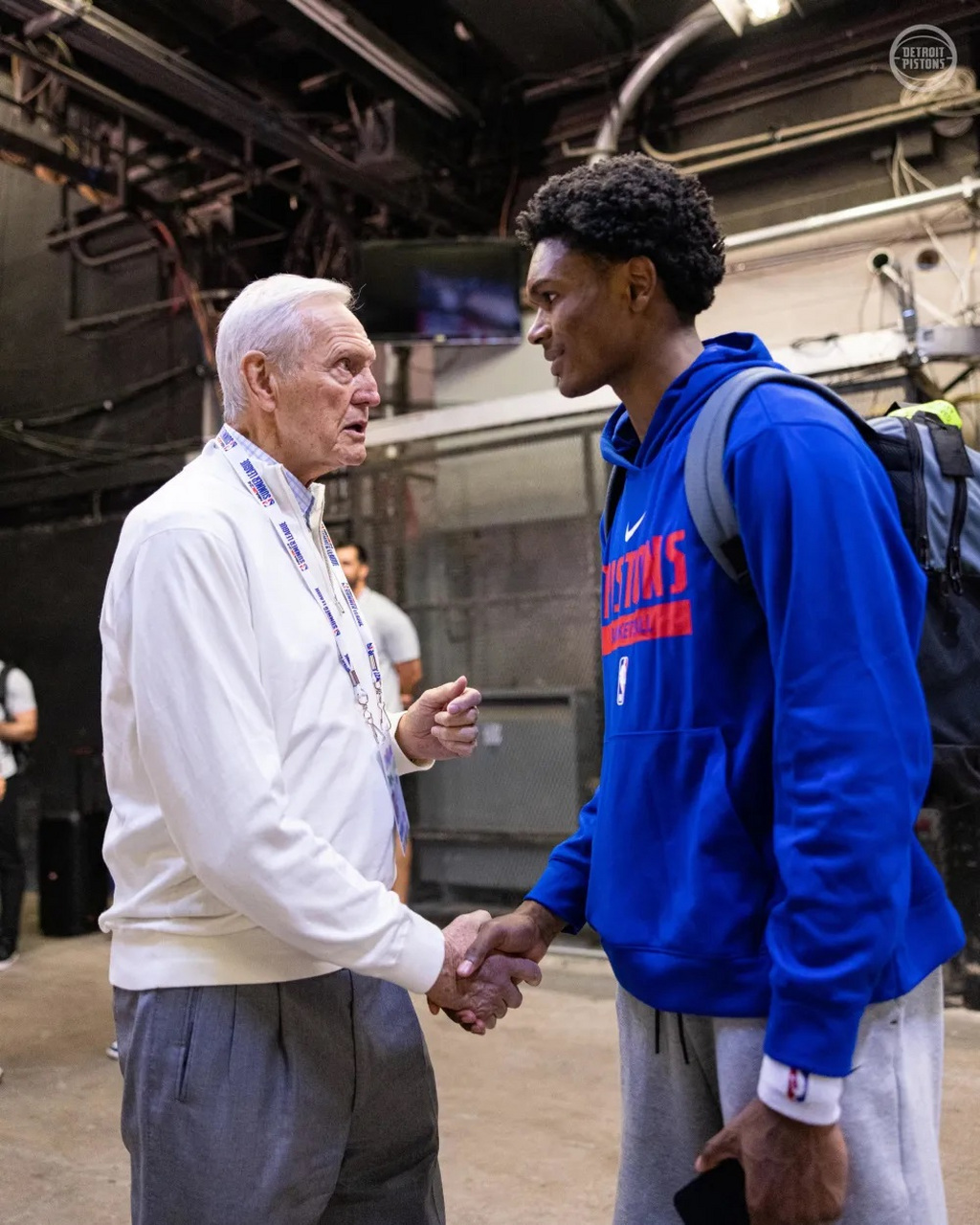 射门次数更 射门次数更